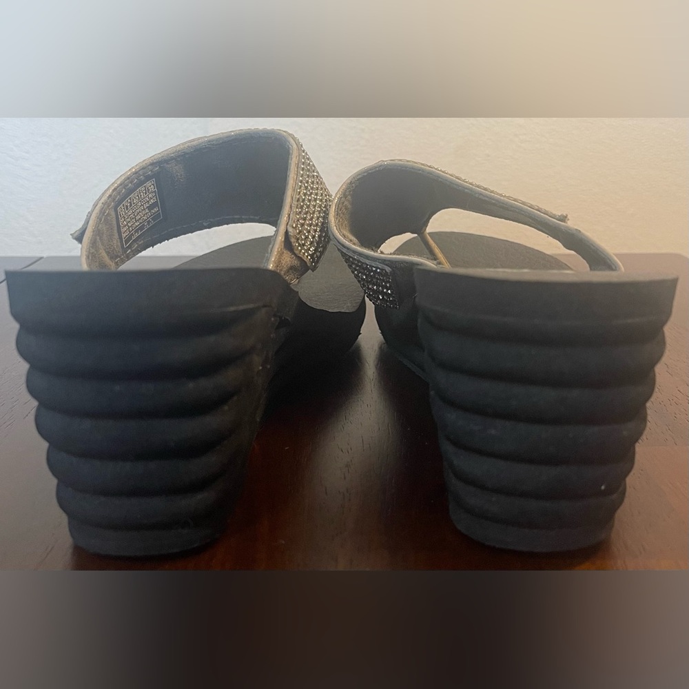 Skechers Platform Rhinestone Flip Flops Sz 10 - Picture 5 of 6